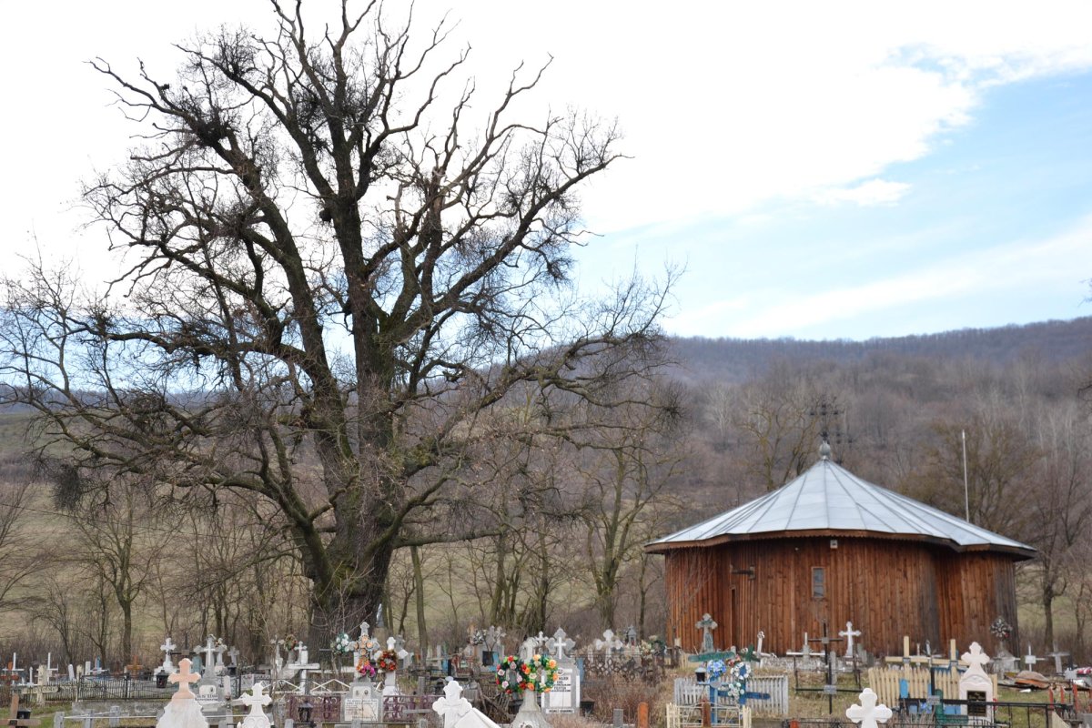 Bisericuța răzeșească din Valea lui Matei 71406