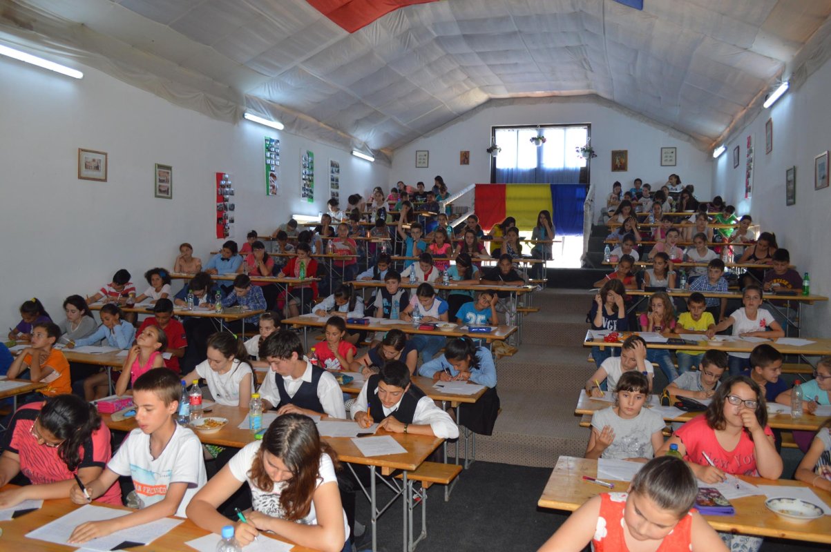 Festival judeţean de cultură religioasă, folclor și artă populară la Nemoiu 71395