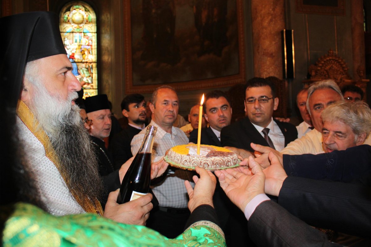 „Lângă teiul ‘nalt și sfânt” 71368