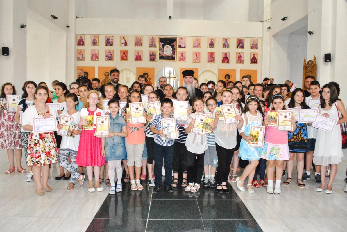 Elevii merituoși, premiați de PS Nicodim 71344