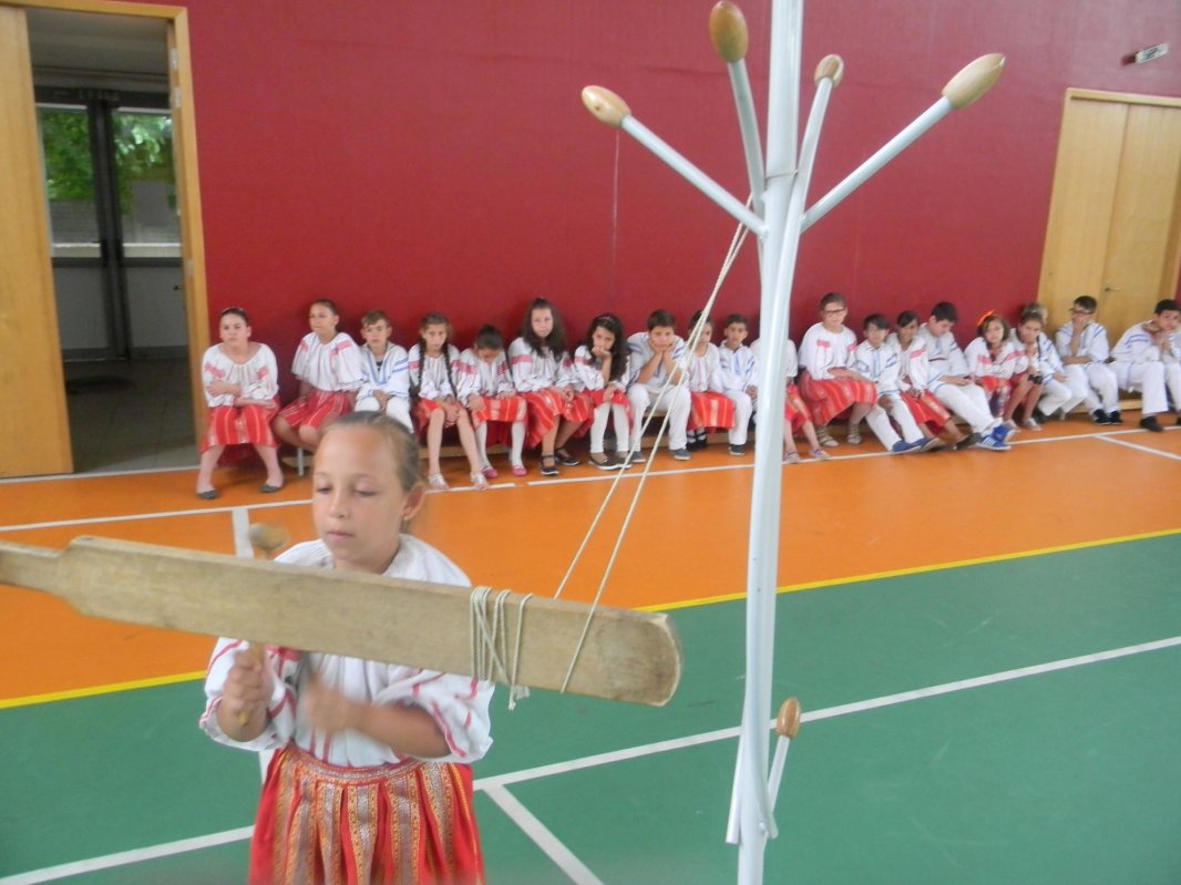 Festivalul de toacă pentru copii „Cântec către cer” 71355