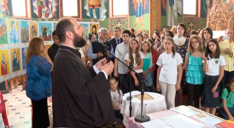 Premii pentru câștigătorii Concursului ,,Sfinții, prietenii copiilor” 71353