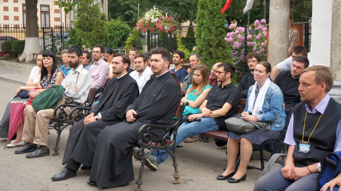 Generația tânără și familia 71297