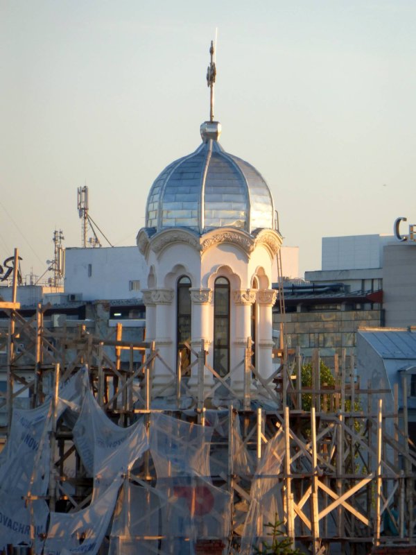 Ziduri retocmite la biserica din strada Amzei 71265