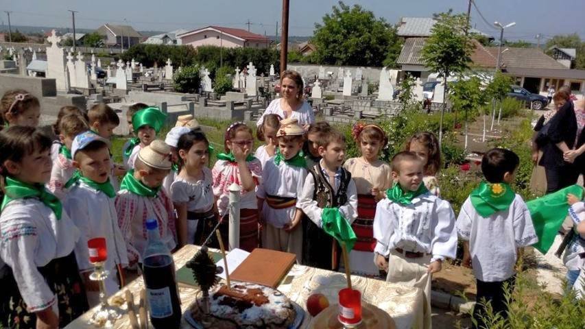 Cateheză pentru preşcolari şi tineri la Romaneşti 71189