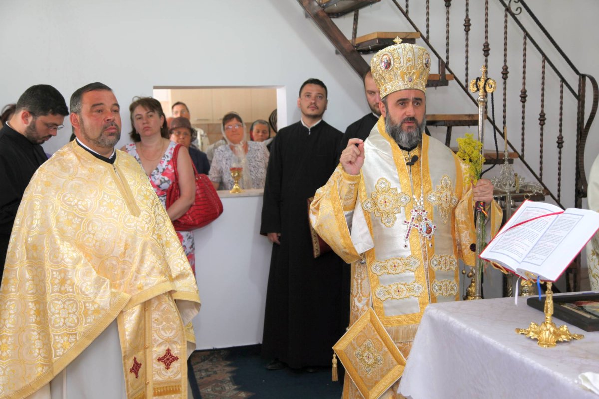 Hram în Parohia Crucea de Jos din Panciu și binecuvântarea casei praznicale 71198