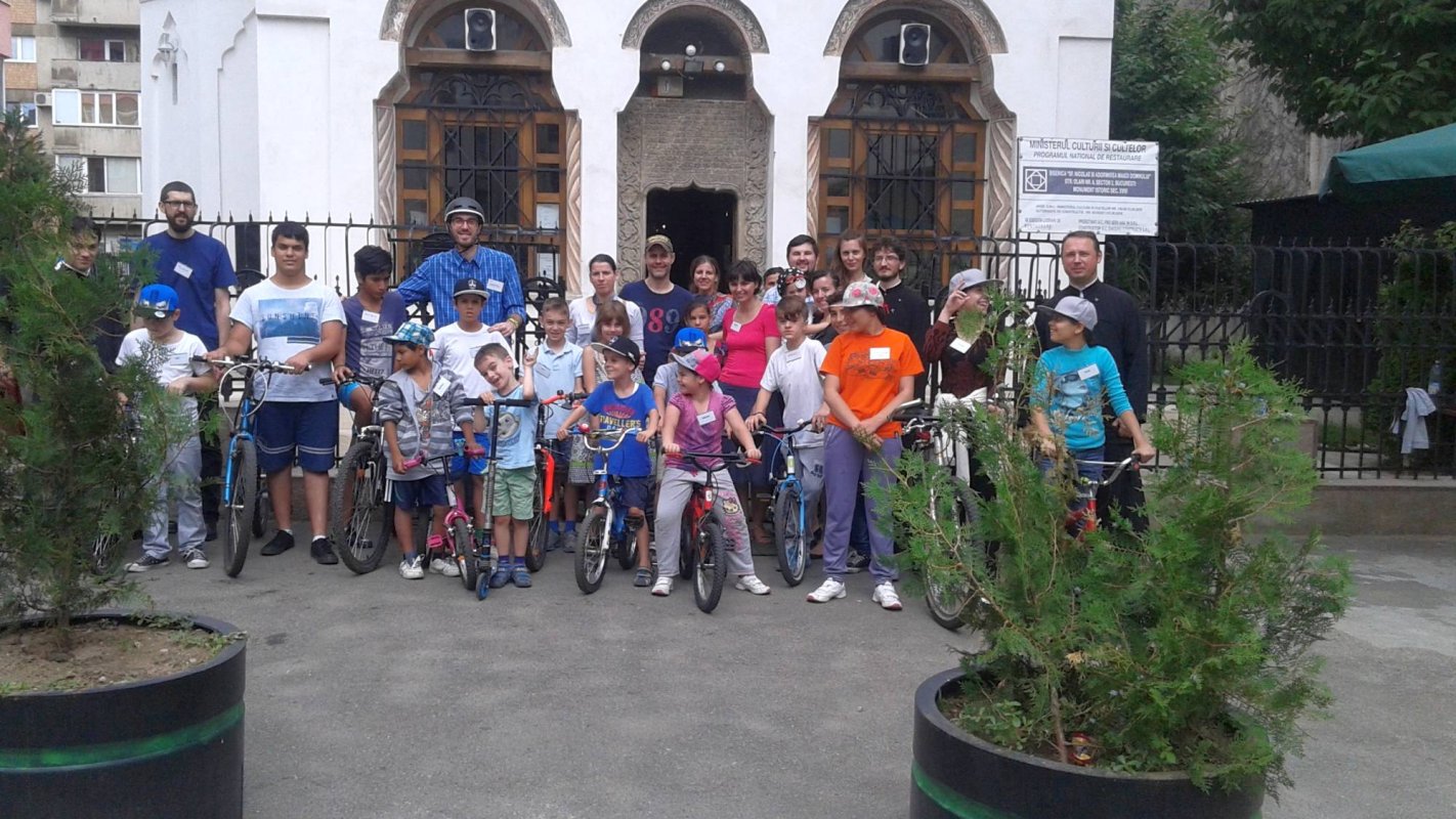 Activitate cu tinerii la Parohia Olari din Capitală 71174