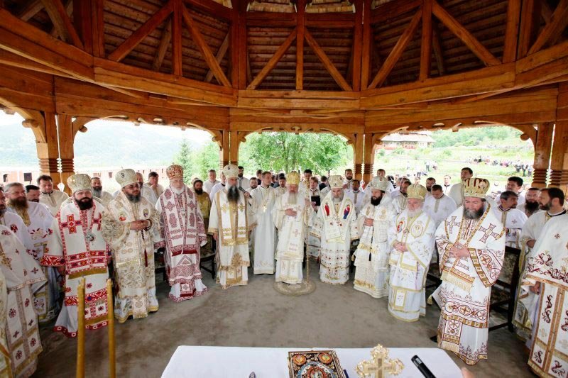 Hram la Bârsana, în Maramureş 71060