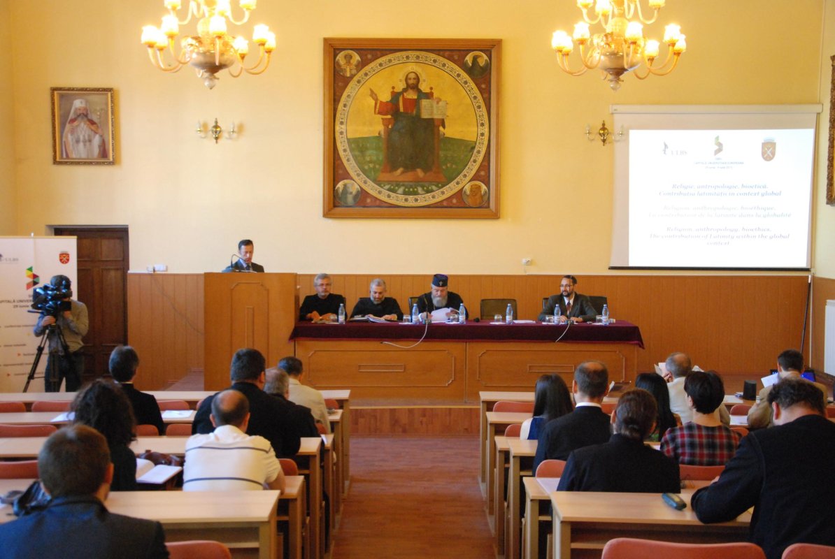 Simpozion internaţional de bioetică la Sibiu 71047