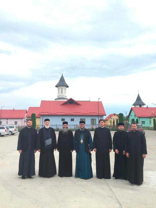 Vizită arhierească la Aşezământul "Sfântul Ierarh Leontie" din Rădăuţi 71050