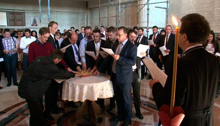 Absolvenţii teologi clujeni au depus jurământul de credinţă 71005