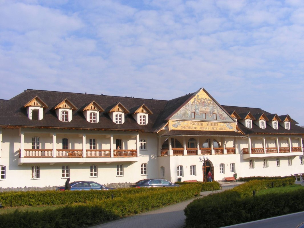 Simpozion internaţional şi Şcoală de vară la Sâmbăta de Sus 70934