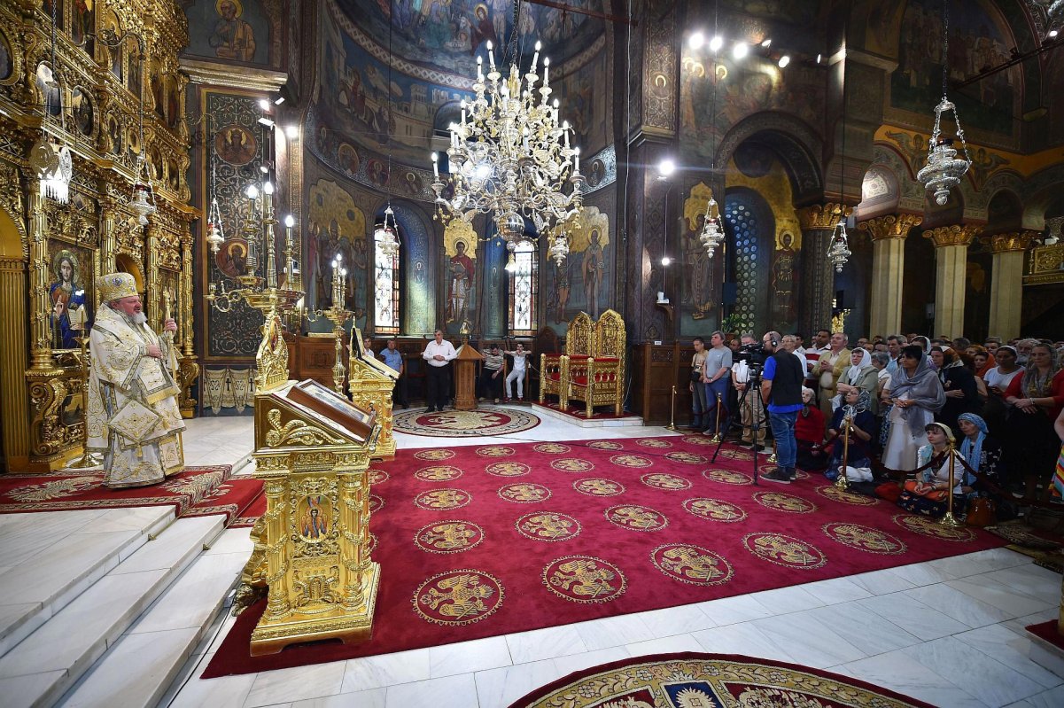 Slujiri arhiereşti în Capitală 70823