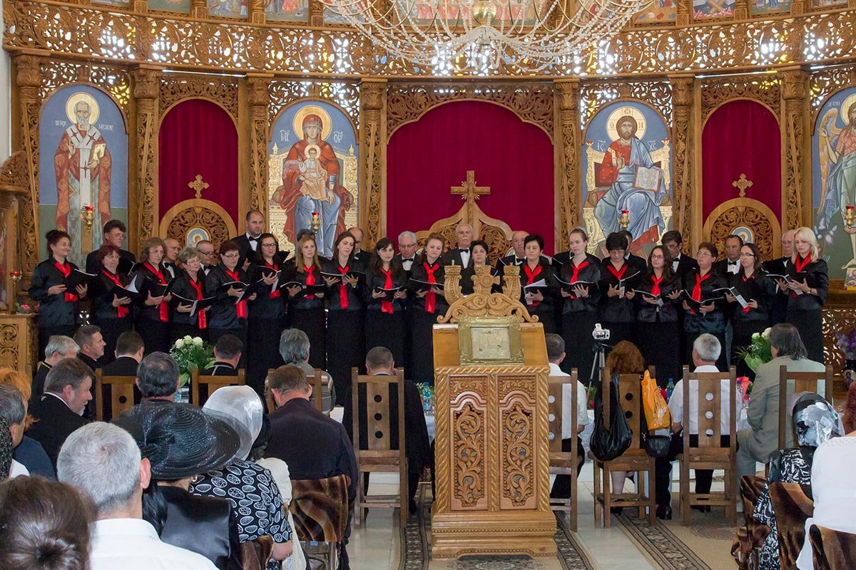 Corul „Arhanghelii“ al catedralei din Orăştie, la festivalul de la Lugoj 70787