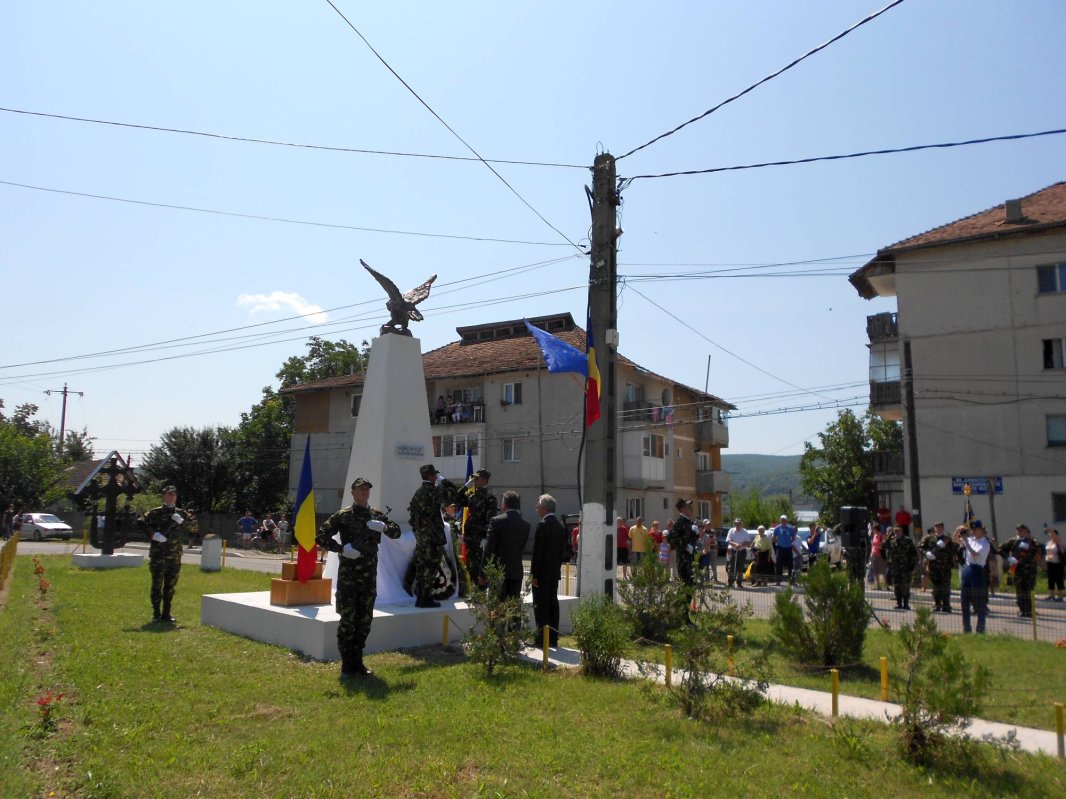 Un monument pentru eroii aerului la Pârscov, Buzău 70621