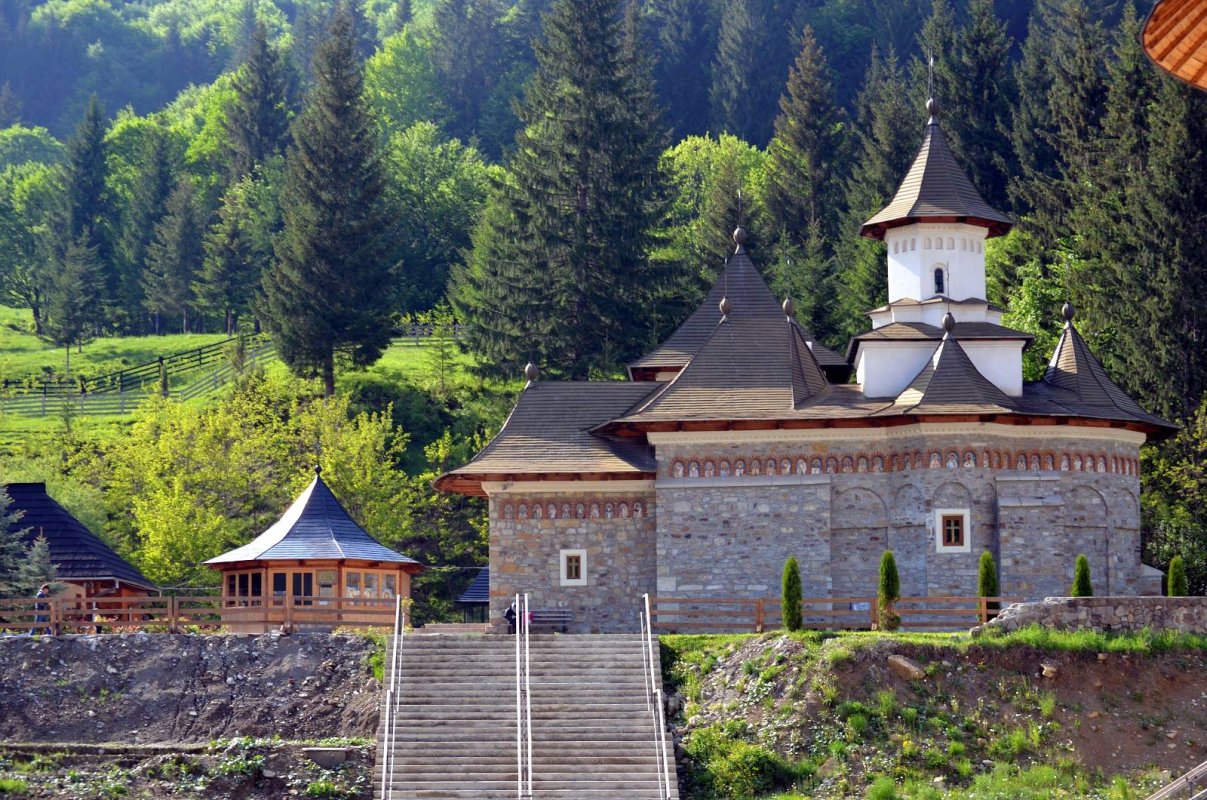 Tabără de vară pentru tineri, la Sihăstria Putnei 70591