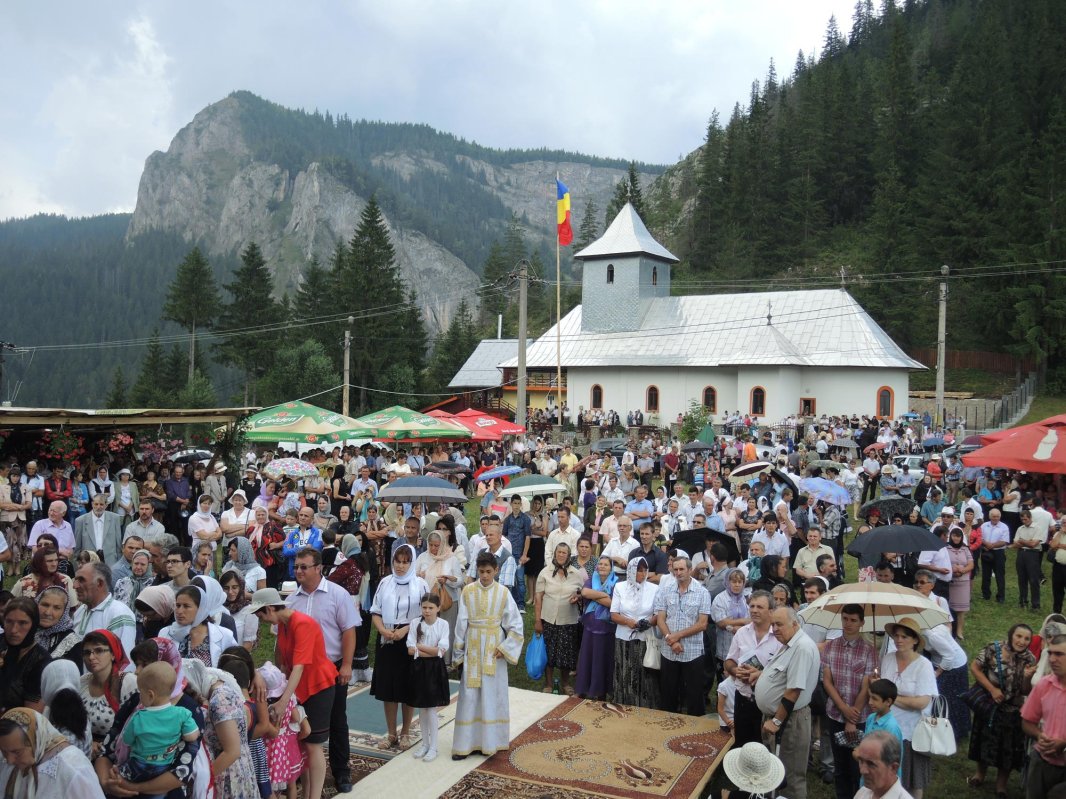 „Fără Lumina care este Hristos, orbecăim, parcurgând drumuri care nu duc nicăieri“ 70570