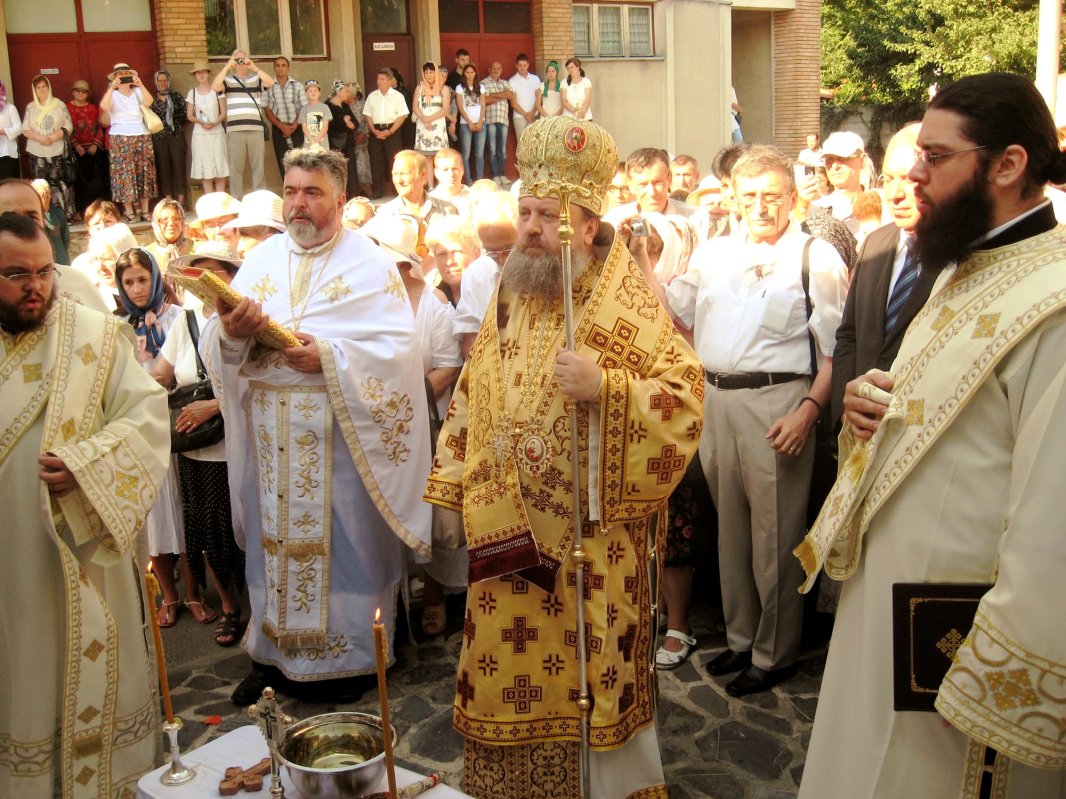 A fost târnosită biserica Spitalului din Câmpina 70560