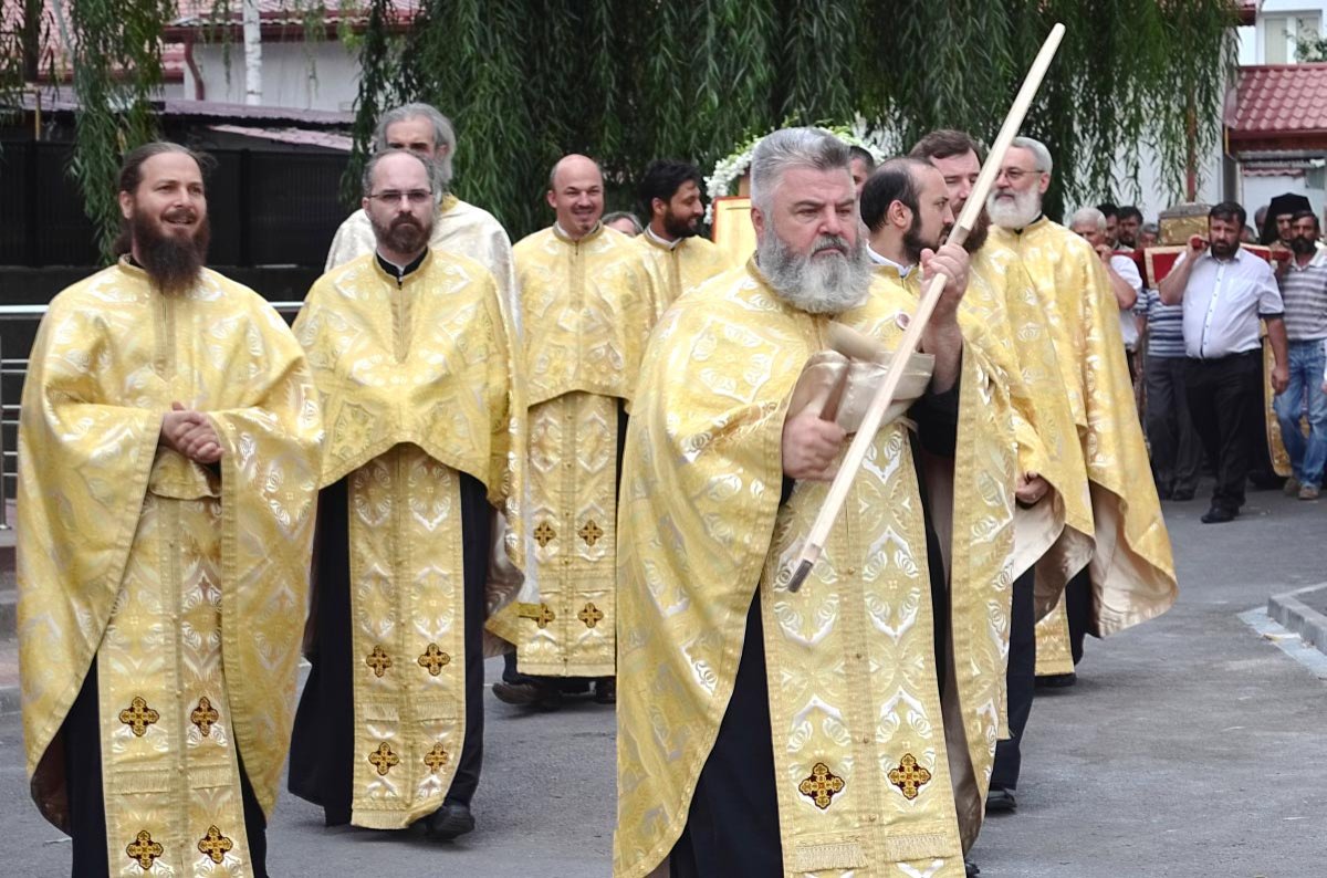 Sărbătoare în bisericile Mucenicului Tămăduitor 70558