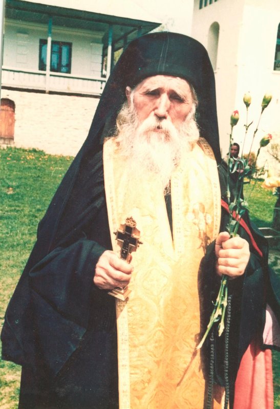 Corespondență inedită între doi iluștri monahi ai neamului nostru 70530