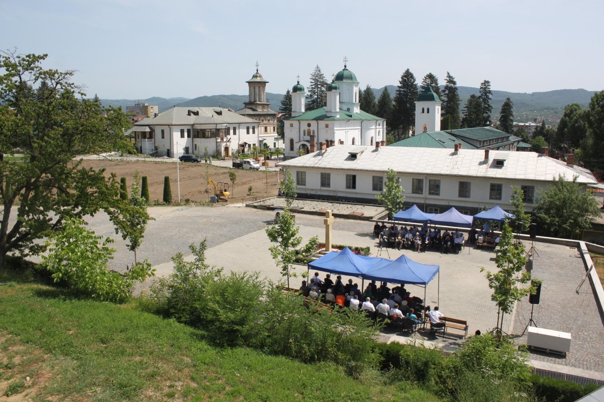 Părintele Dumitru Bălaşa, comemorat de ucenici 70518