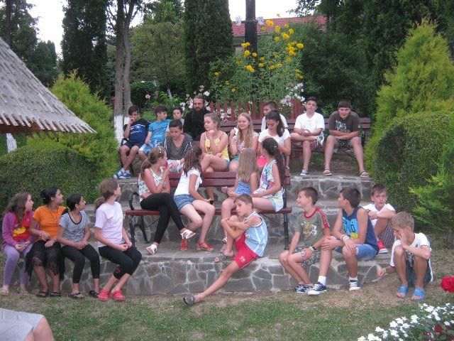 Tabără catehetică la Mănăstirea Strâmba 70516