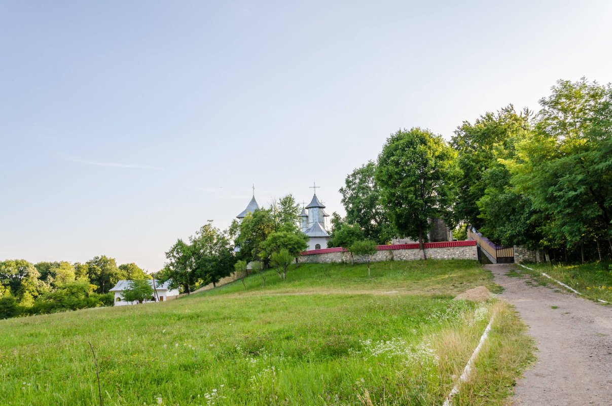 Schitul Cetățuia din Buzău la ceasul Schimbării la Față 70343