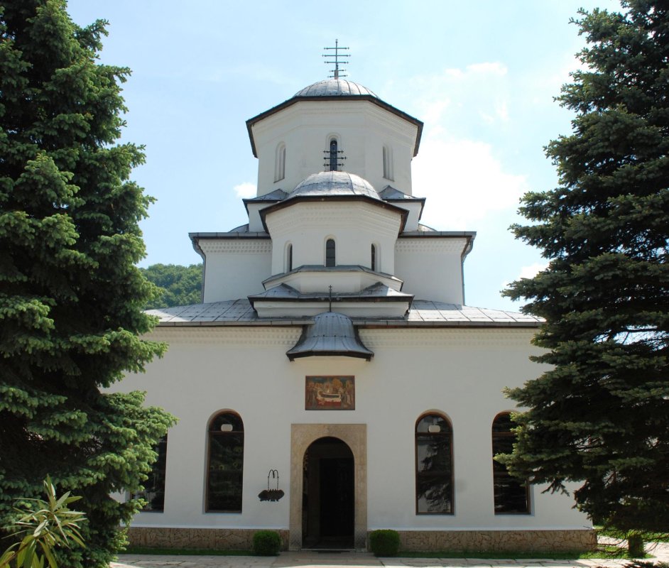 Lavra Sfântului Nicodim în aşteptarea prăznuirii 70290