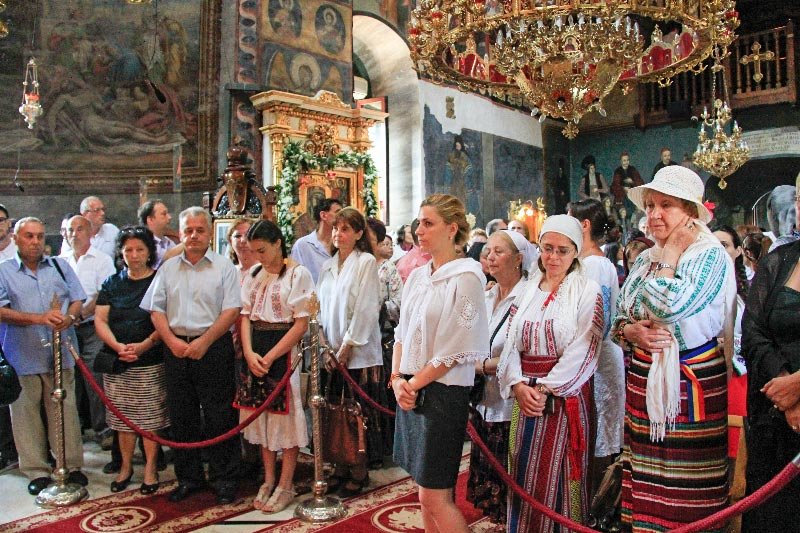 Cinstirea Maicii Domnului la Parohia Icoanei 70234