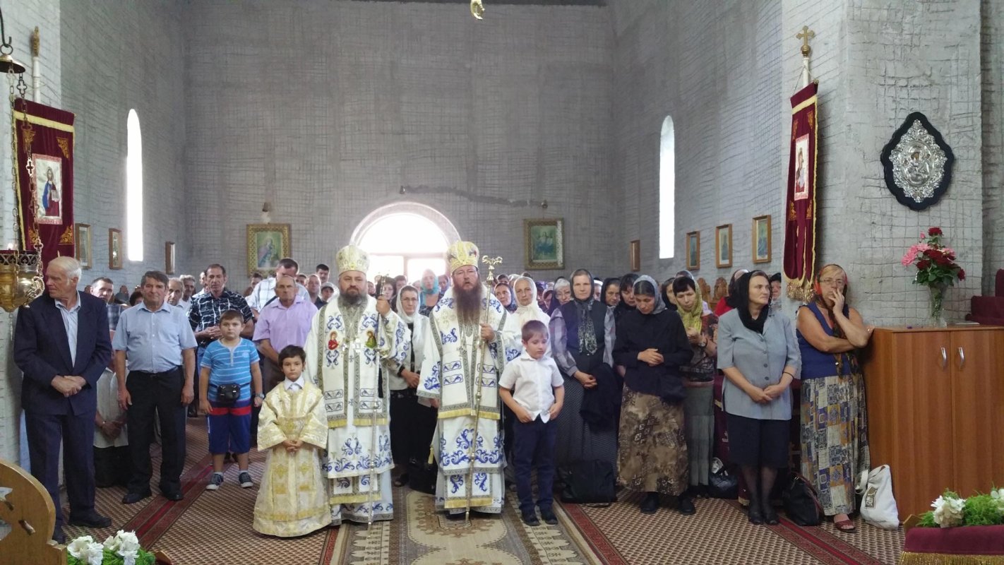 Liturghie arhierească la hramul Schitului Băiţa, judeţul Hunedoara 70221