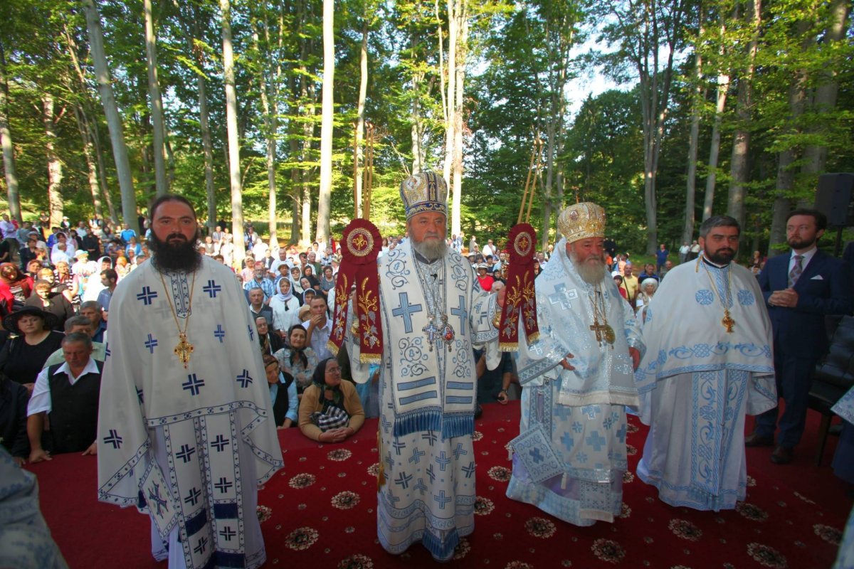 Hramul Adormirii Maicii Domnului, în Transilvania  70190