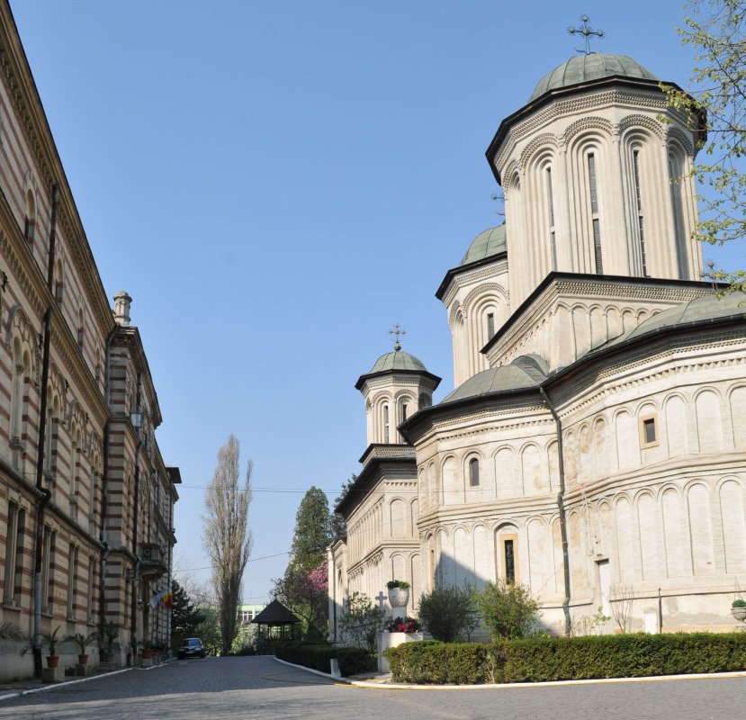 Sfânta Troiţă din inima Bucureştilor 70183