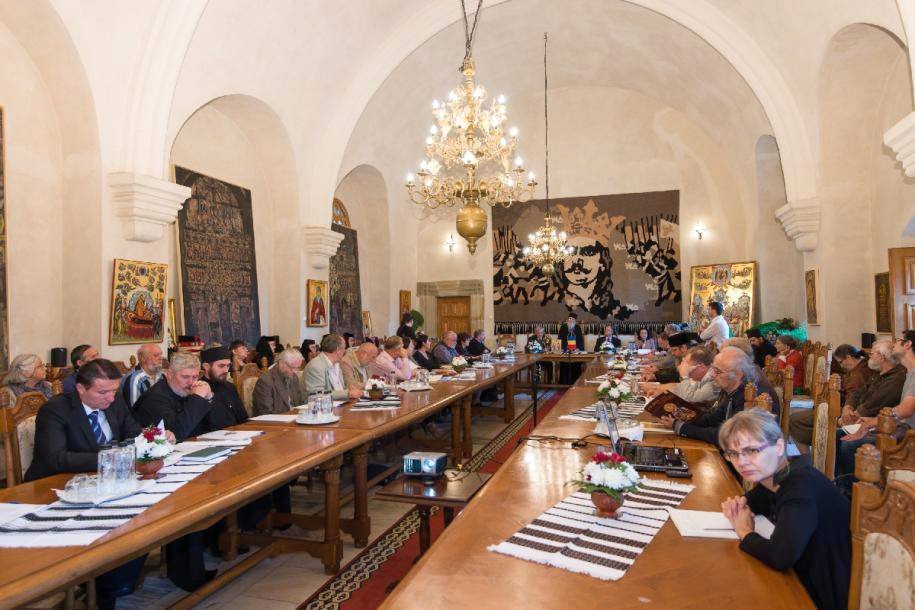 Colocviul „Etica memoriei“, la Mănăstirea Putna 70120