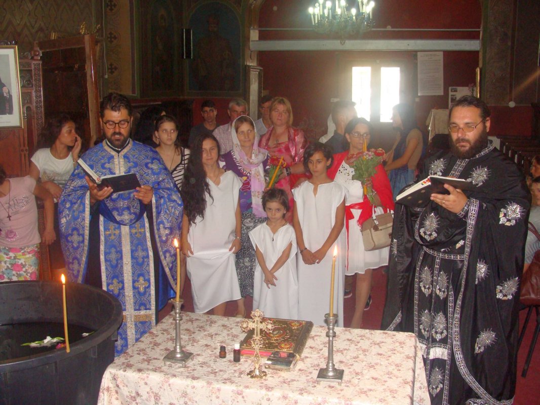 Noi activităţi la Centrul „Sfântul Gheorghe”-Vechi din Craiova 70128