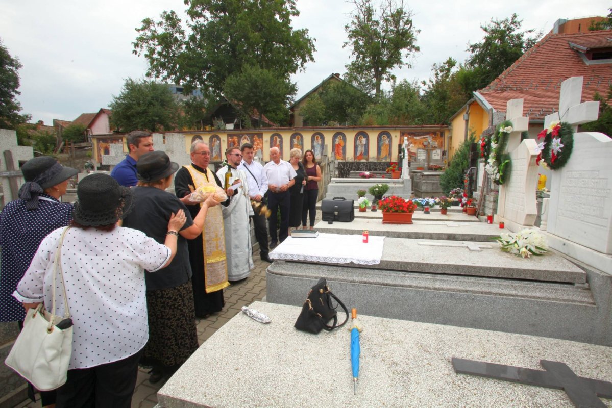 Parastas pentru părintele profesor Sebastian Şebu 70123