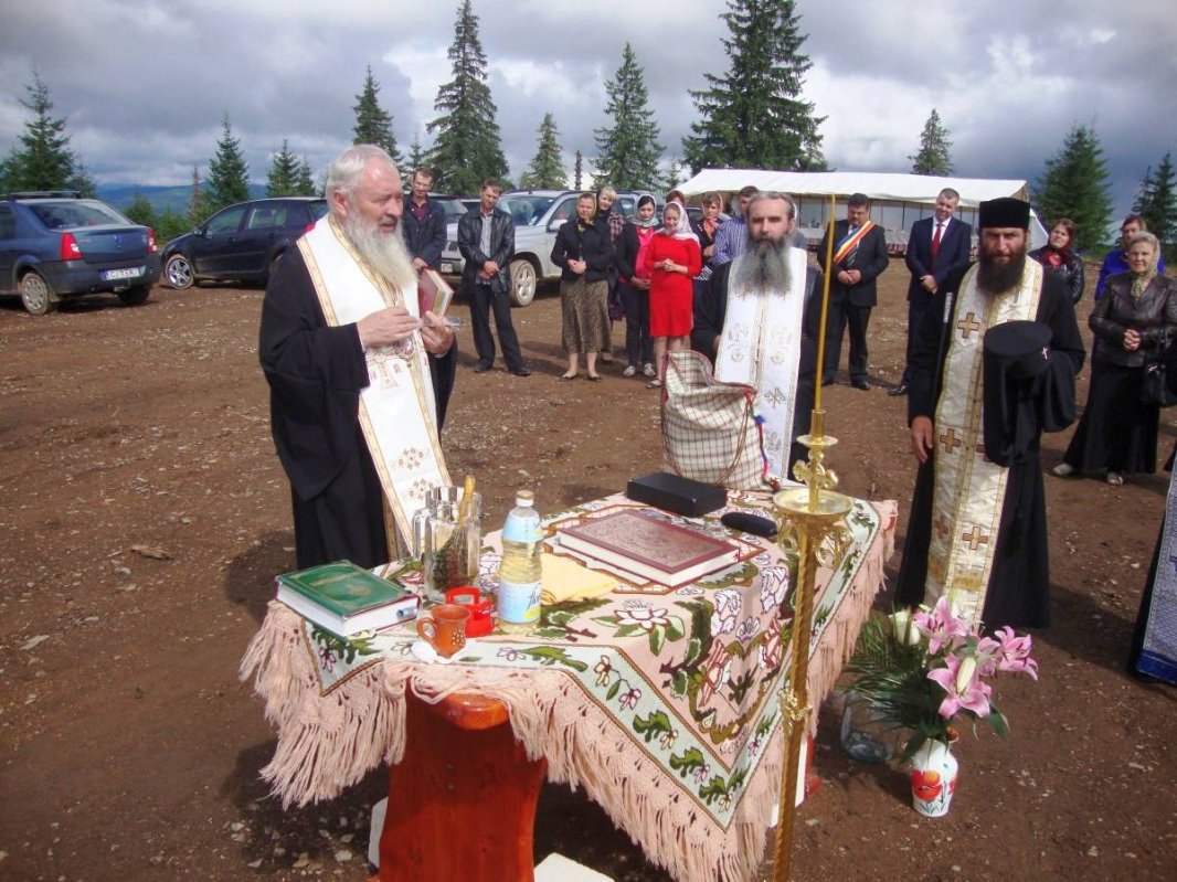  O nouă mănăstire în judeţul Cluj 70105