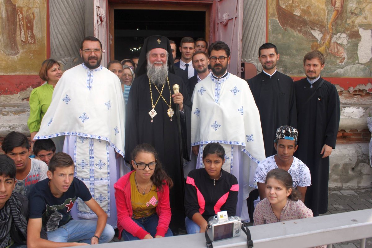 Liturghie arhierească  în Cetatea Băniei 70040
