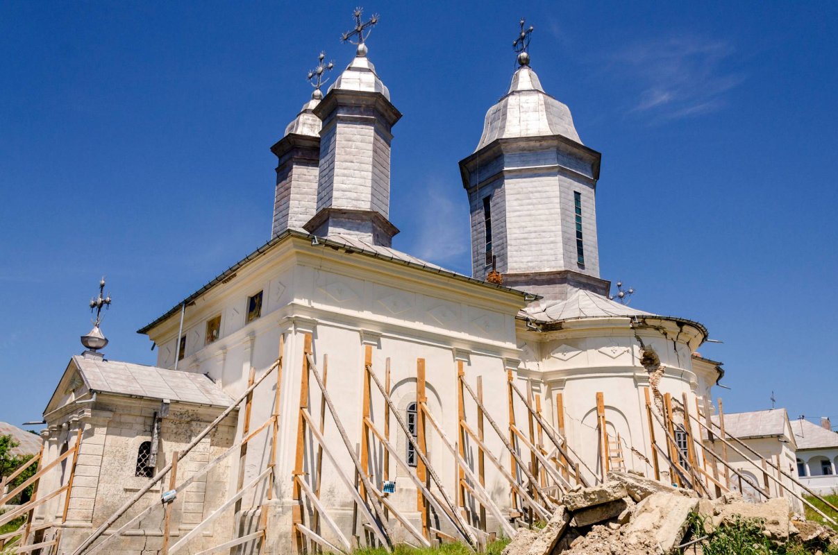 Rugăciune neîntreruptă  la Mănăstirea Rătești 69985