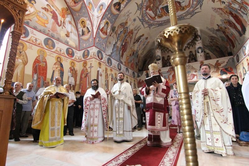 Sărbătoare în cartierul muscelean Grui 69968