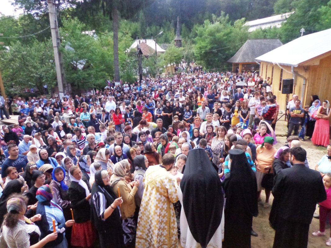 Slujiri arhiereşti în Transilvania 69957