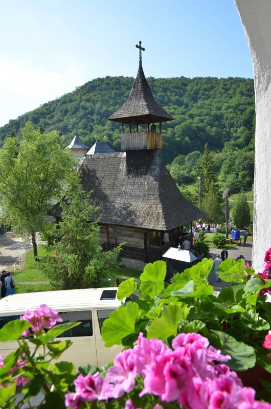 Hram la mănăstirea mehedinţeană Topolniţa 69929