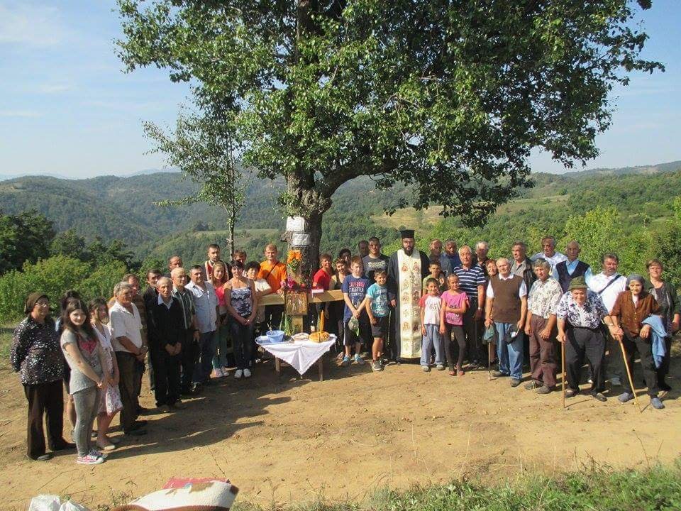 Troiță închinată Sfinților Brâncoveni  în satul timocean Clococevăț 69936