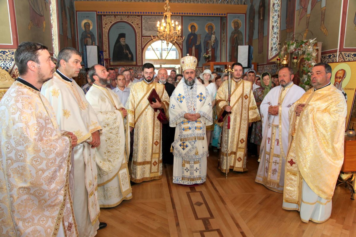 Slujire arhierească la parohia vrânceană Dumbrava 69916