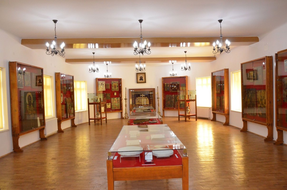 Obiecte de tezaur din Muzeul Mănăstirii Pasărea 69870