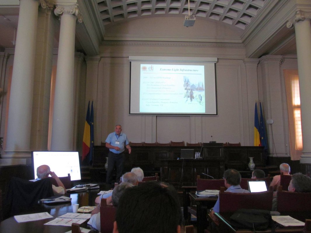 Conferinţă de nivel înalt în domeniul opticii şi laserilor 69856