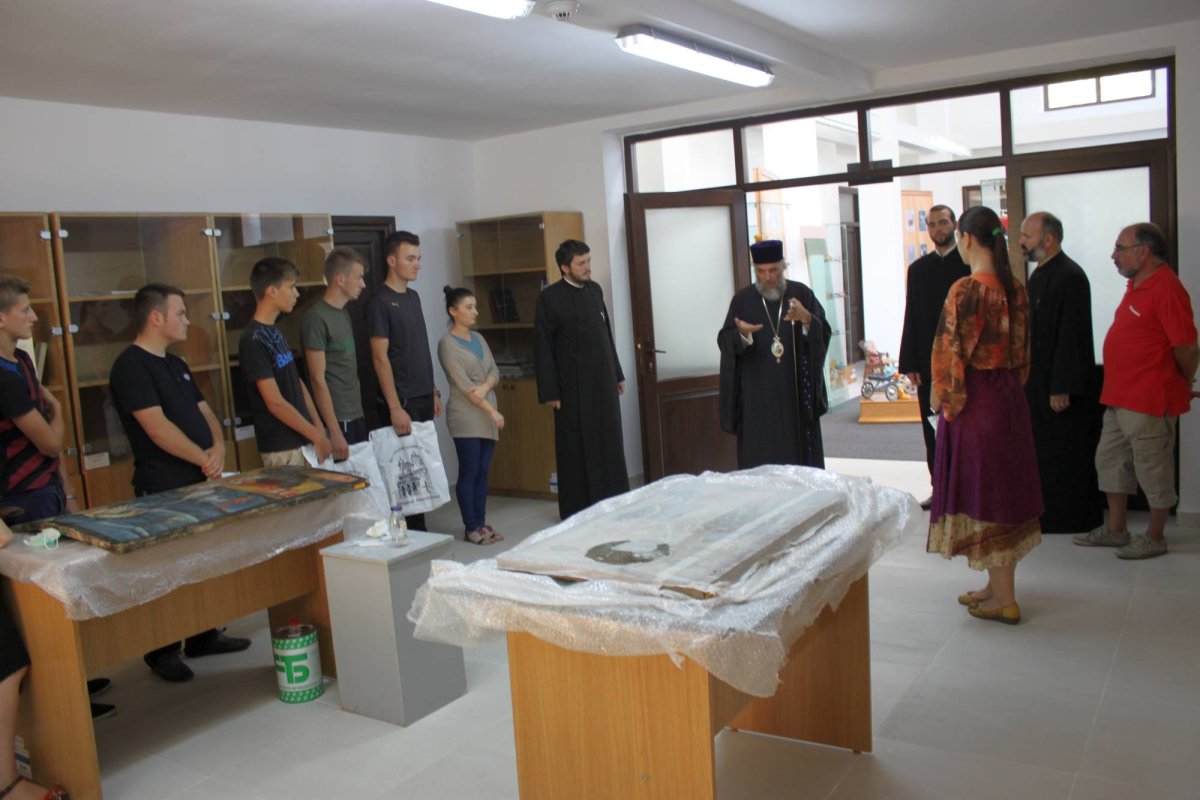 Atelier de conservare icoane și expoziție de jucării 69774