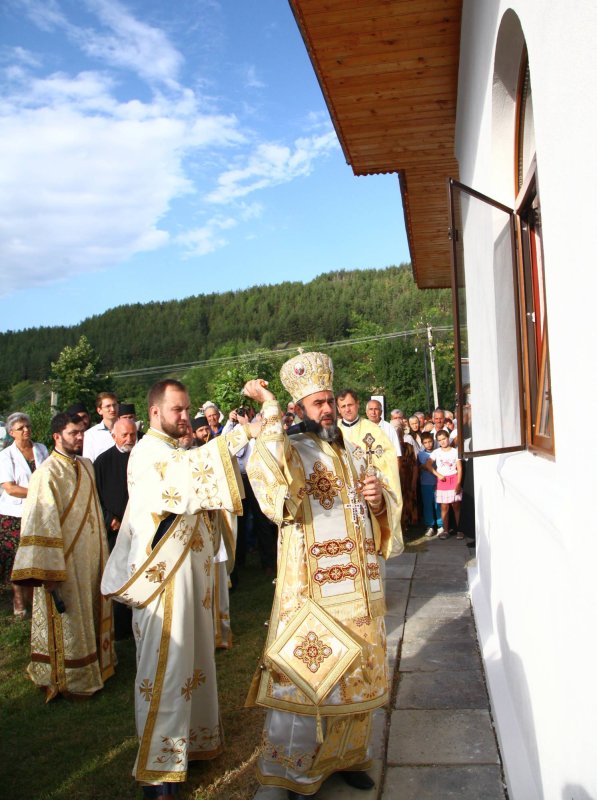 Sfinţirea picturii bisericii din parohia buzoiană Odăile 69776