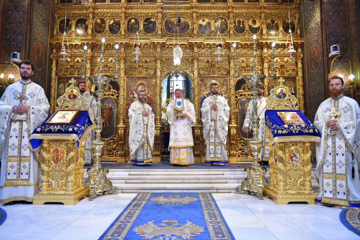 Preacinstirea Maicii Domnului, datoria fiilor Bisericii 69738