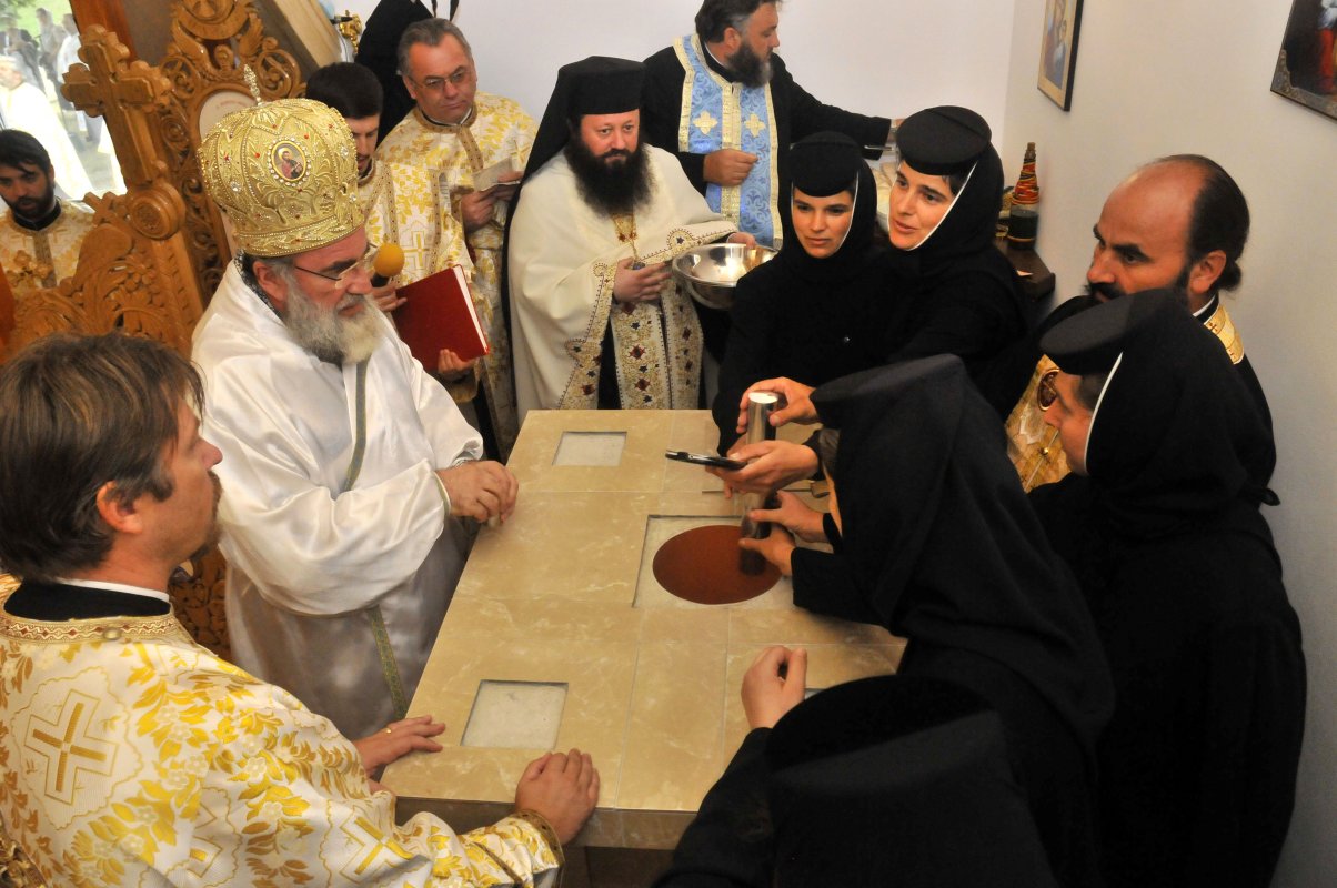 Sărbătoare la Aşezământul „Sfinţii Părinţi Ioachim şi Ana“ - Iteşti 69726