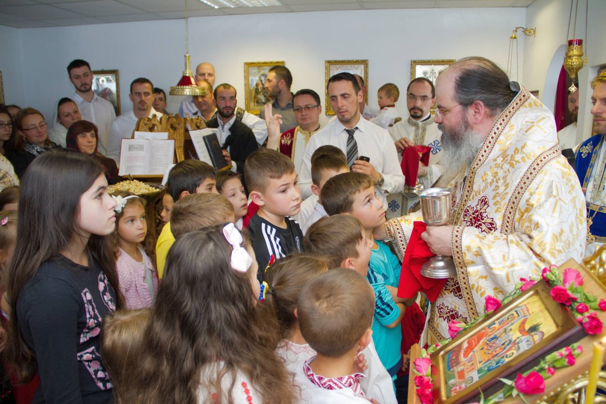 Sărbătoare la Paraclisul Episcopal din Borehamwood 69737